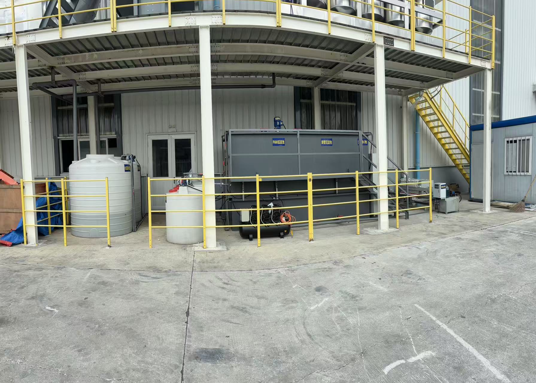 泰国废水设备5吨(图4) 3fd0a4ef749be9f428702984852f7d51.jpg